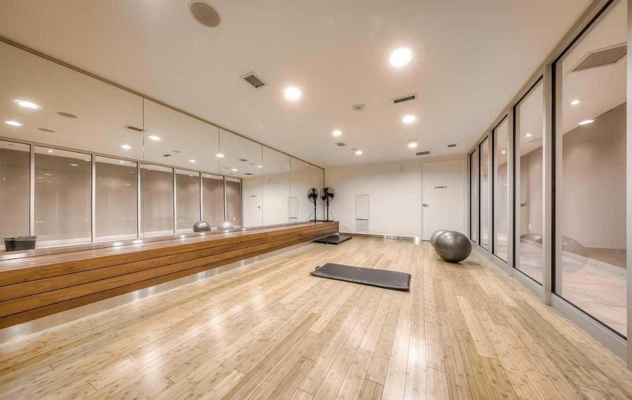 Three-Bedroom Condo With Free Parking Nearby Cn Tower With Lake View Toronto Exterior foto